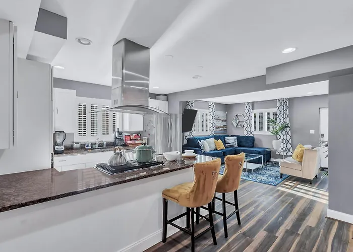 Bright Stylish Hidden Gem In Washington Dc With King Bed 75Inch Tv And Free Parking